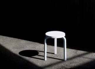 Sgabello Artek 60 di Alvar Aalto: 90° anniversario artek stool 60